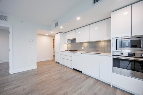 1204-10428 Whalley Boulevard, Surrey, BC 