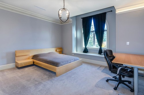 7367 149A St, Surrey, BC 