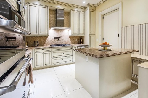 7367 149A St, Surrey, BC 