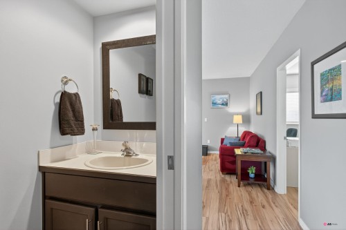 14082 17 Avenue, Surrey, BC 