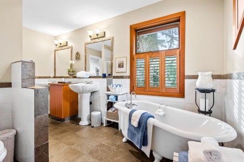 16937 0 Avenue, Surrey, BC 