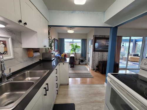 1-1040 Parker Street, White Rock, BC 