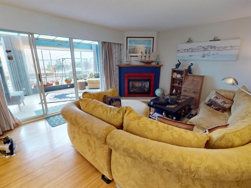 1-1040 Parker Street, White Rock, BC 