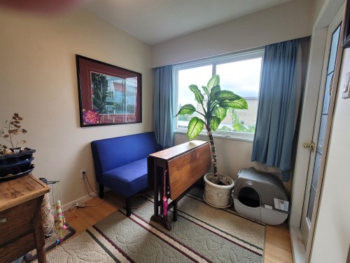 1-1040 Parker Street, White Rock, BC 