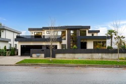 16427 28 Avenue  Surrey, BC V3Z 0A9