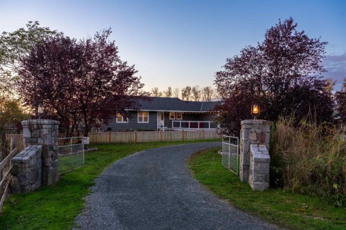 8575 240 Street, Langley, BC 