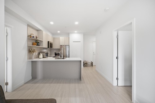 225-10777 138 Street, Surrey, BC 