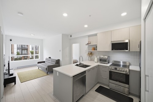 225-10777 138 Street, Surrey, BC 