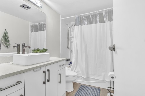 101-13291 70B Avenue, Surrey, BC 