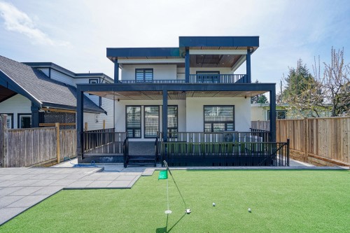 15919 Russell Avenue, White Rock, BC 