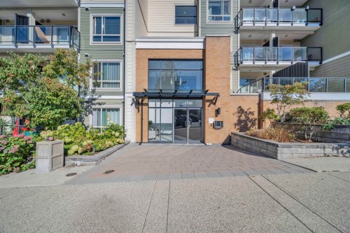 309-13789 107A Avenue, Surrey, BC 