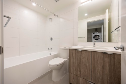 2302-13675 107A Ave, Surrey, BC 