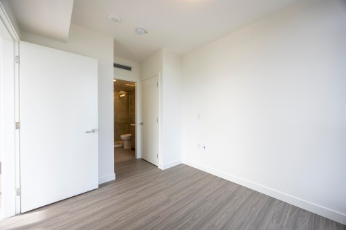 2302-13675 107A Ave, Surrey, BC 