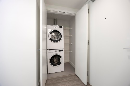 2302-13675 107A Ave, Surrey, BC 