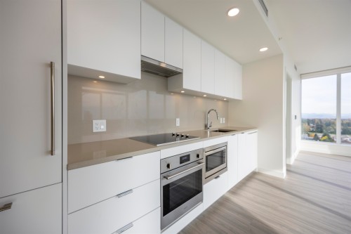 2302-13675 107A Ave, Surrey, BC 