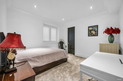 13657 Marine Drive, White Rock, BC 