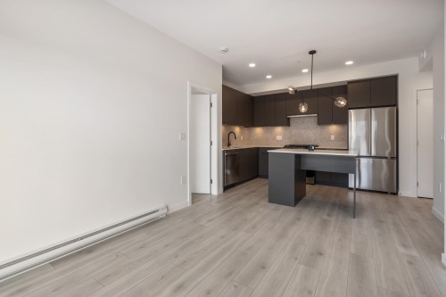 521-7936 206 Street, Langley, BC 