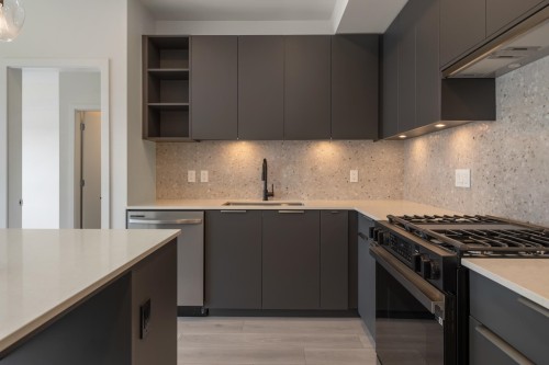 521-7936 206 Street, Langley, BC 