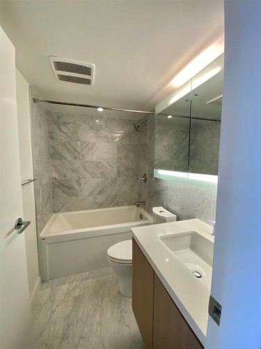 1610-13696 100 Avenue, Surrey, BC 