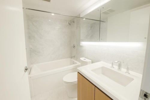 1610-13696 100 Avenue, Surrey, BC 