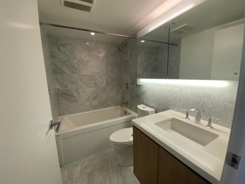 1610-13696 100 Avenue, Surrey, BC 