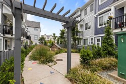 44-20321 80 Avenue  Langley, BC V2Y 3S3