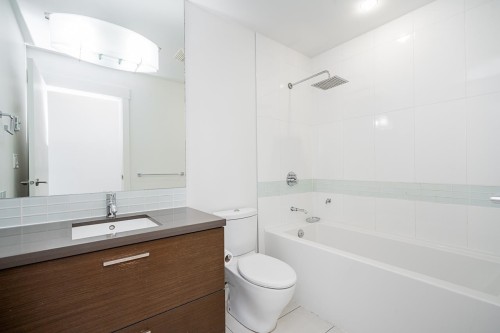 2501-10777 University Drive, Surrey, BC 