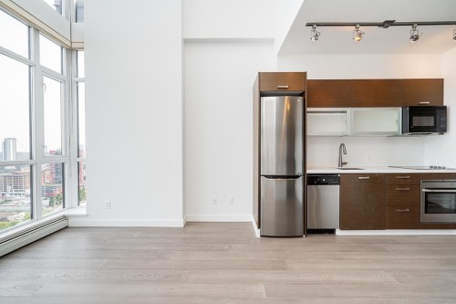 2501-10777 University Drive, Surrey, BC 