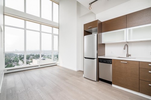 2507-10777 University Drive  Surrey, BC V3T 0E6