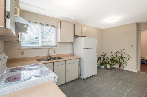 15734 96 Avenue, Surrey, BC 