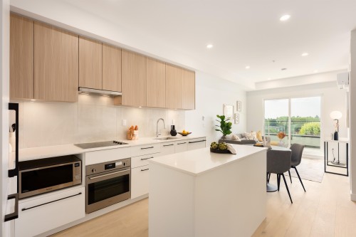 315-5398 207 Street  Langley, BC V3A 2E6