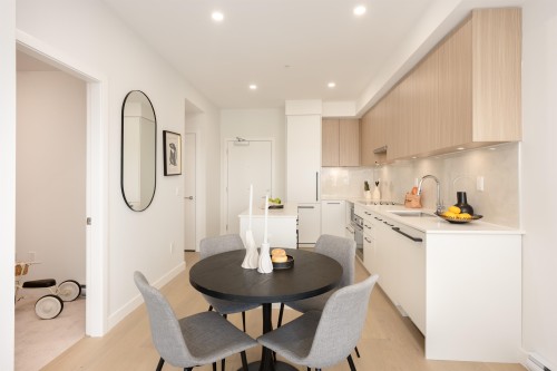 303-5398 207 Street, Langley, BC 