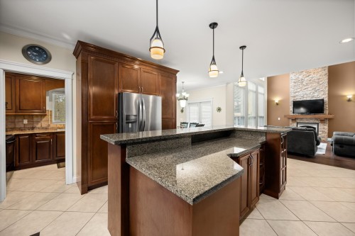 16416 92A Avenue, Surrey, BC 