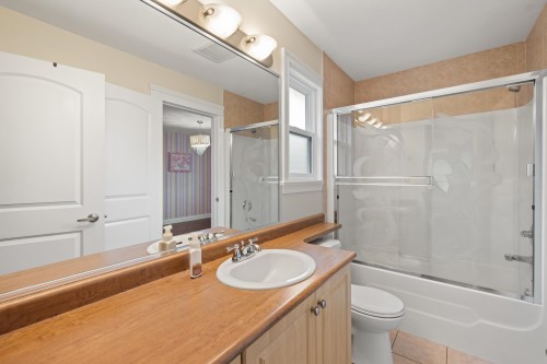 16416 92A Avenue, Surrey, BC 