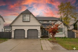 18661 56 Avenue Avenue  Surrey, BC V3S 7Y2