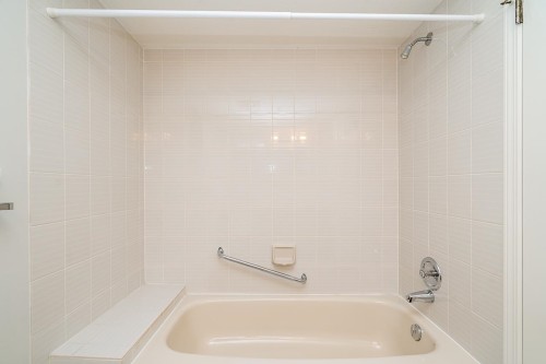 212-15255 18 Avenue, Surrey, BC 