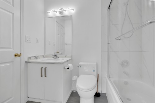 208-8142 120A Street, Surrey, BC 