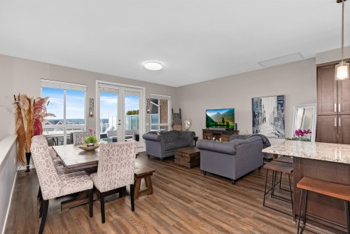 410-6470 194 Street, Surrey, BC 