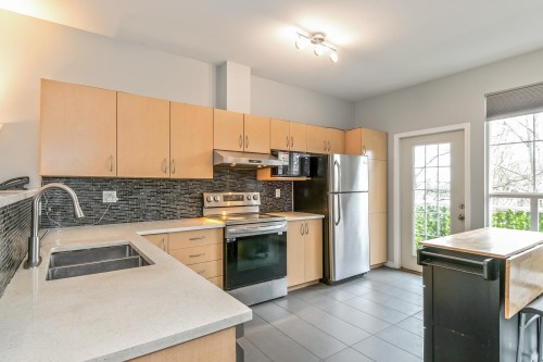 22-14952 58 Avenue, Surrey, BC 