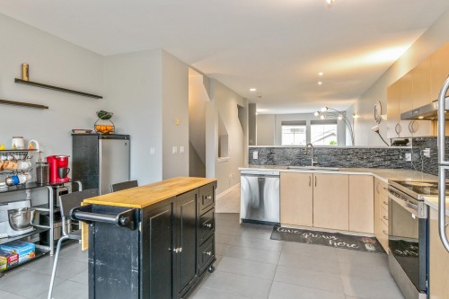 22-14952 58 Avenue, Surrey, BC 