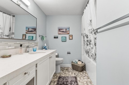 103-1555 Fir Street, White Rock, BC 