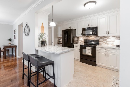 304-1351 Vidal Street  White Rock, BC V4B 5G7