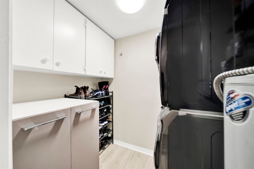 216-7171 121 Street, Surrey, BC 