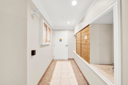 216-7171 121 Street, Surrey, BC 