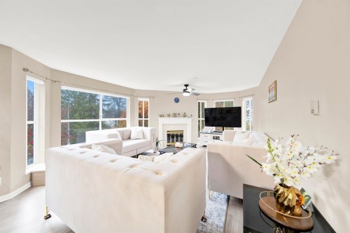 216-7171 121 Street, Surrey, BC 