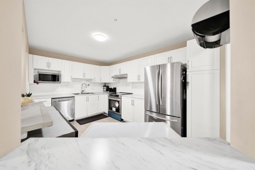 216-7171 121 Street, Surrey, BC 