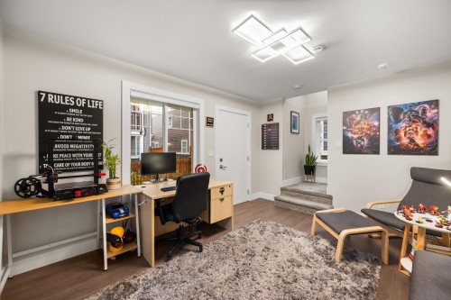 11-19501 74 Avenue, Surrey, BC 