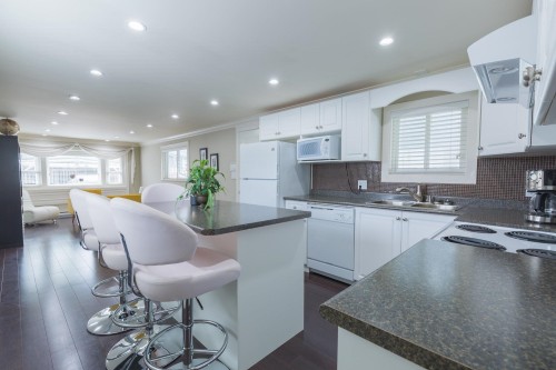 16-8266 King George Boulevard, Surrey, BC 