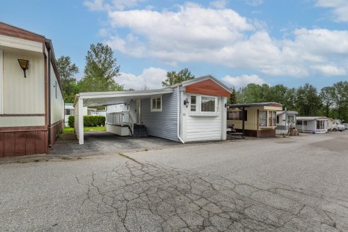 16-8266 King George Boulevard, Surrey, BC 