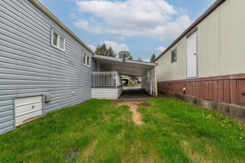 16-8266 King George Boulevard, Surrey, BC 